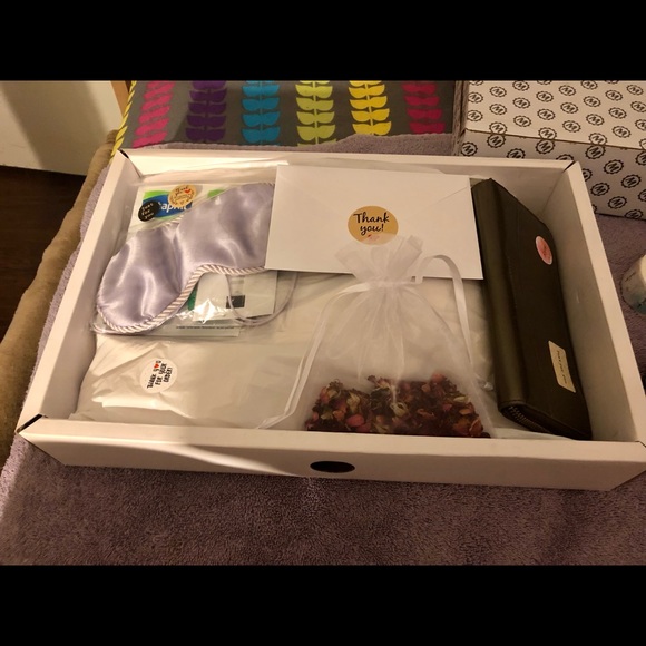 💋 Welcome Poshers 💋 - Picture 9 of 16